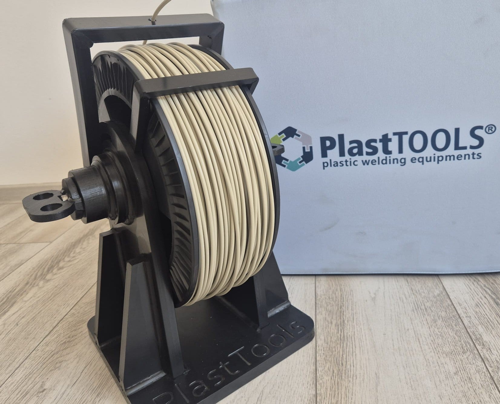 Dispozitiv electrod in timpul sudurii de extrudare